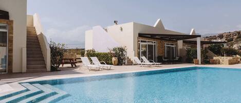 Outdoor pool, pool loungers