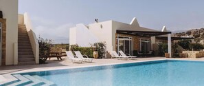 Outdoor pool, sun loungers - Family Getaway with Pool in Southern Crete (Lagkada)