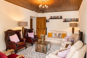 Smart TV, DVD player, books, stereo - Beautiful French Farmhouse with Private Heated Pool | Sleeps 8 (Genouillé)