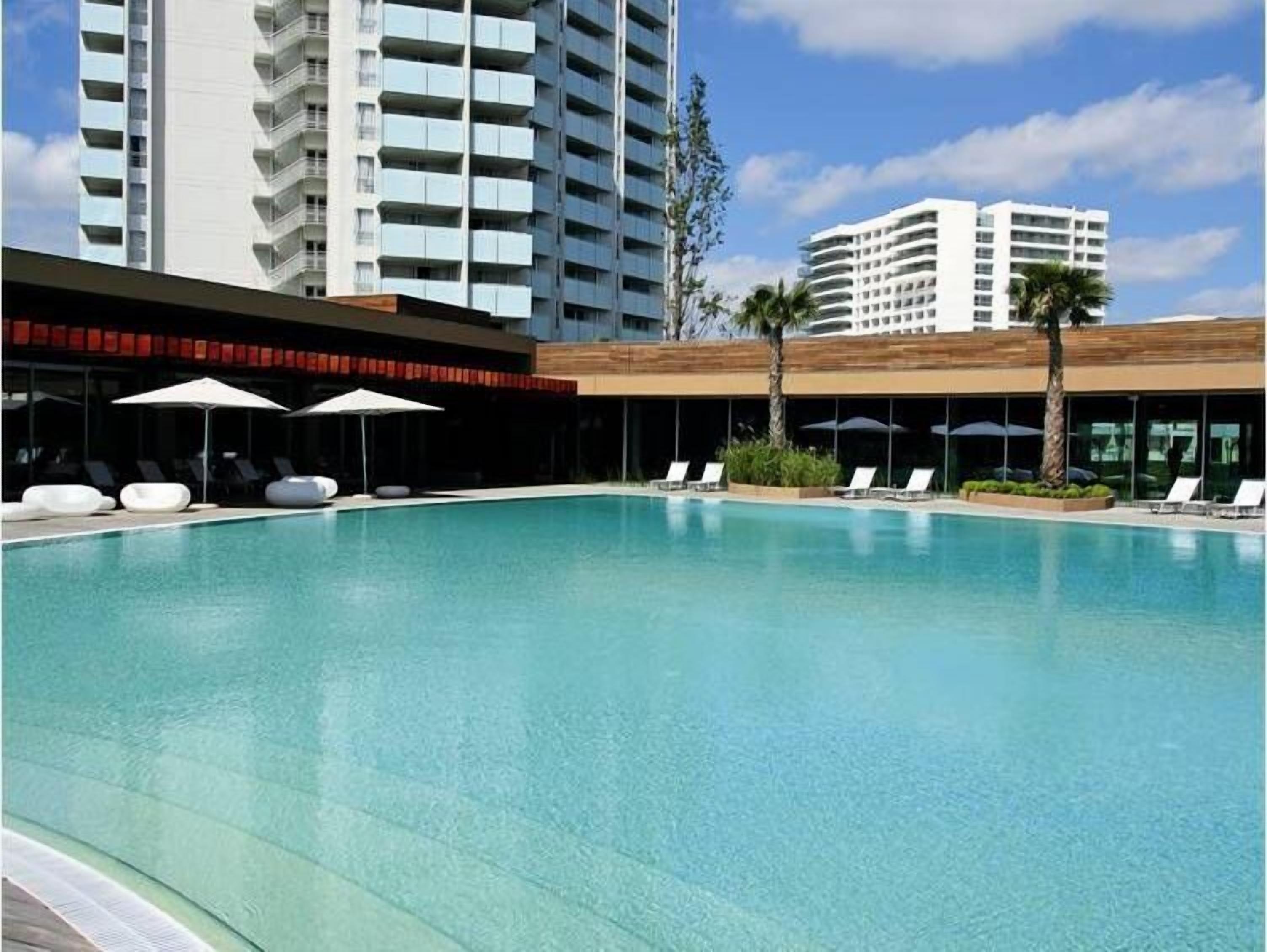 Private Suite at Hotel Aqualuz 2/4 hotel service included 50 mt beach