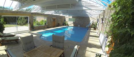 Inomhuspool och uppvärmd pool