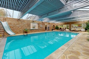 Indoor pool, a heated pool - Private indoor heated pool, sauna + snooker room next to Jurassic. Coastal Path (Swanage)