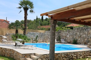Seasonal outdoor pool - Villa Guardian Heritage (Konavle)
