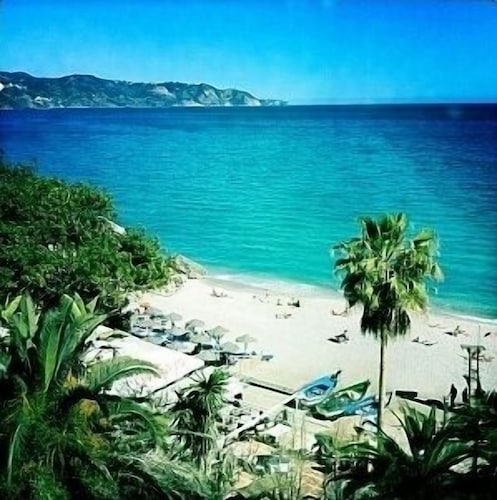 Detached House near beach! Mountains!<br>Private pool/garden walk to Torrox village