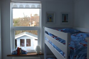 3 dormitorios, tabla de planchar con plancha, wifi gratis y ropa de cama
