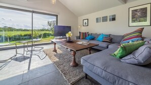 Living area - Peterstone Lodge, Holkham, Norfolk (Wells-next-the-Sea)