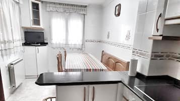 Réfrigérateur, micro-ondes, four, lave-vaisselle