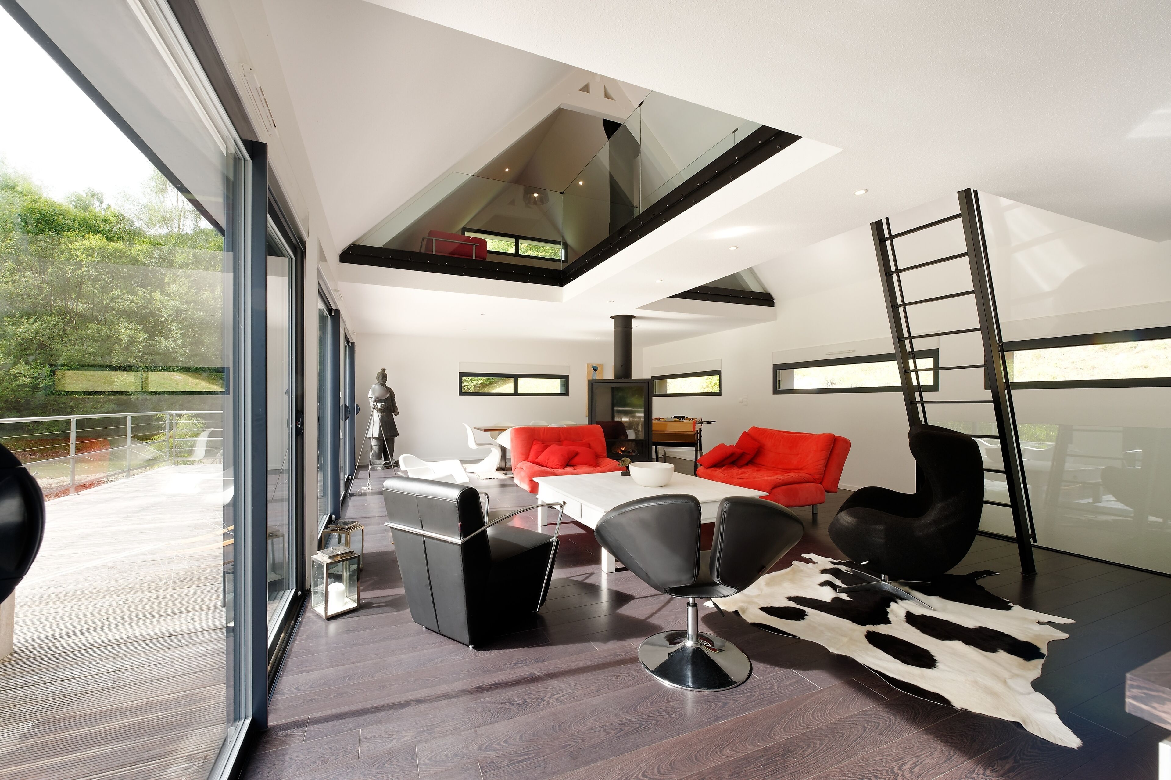 OUTSTANDING CONTEMPORARY CHALET IN A BRIGHT QUIET