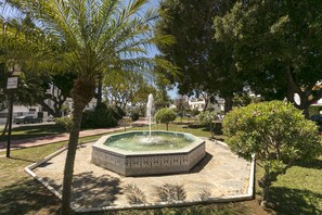 المنطقة المحيطة بالمنشأة