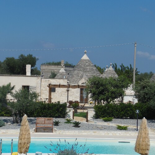 Un joli trullo privé, avec de beaux jardins, près d'Alberobello.
