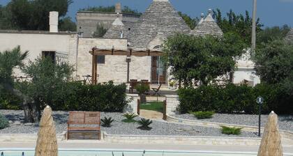 Un joli trullo privé, avec de beaux jardins, près d'Alberobello.