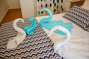 3 chambres, fer et planche à repasser, accès Internet, draps fournis