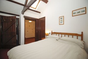 2 chambres, fer et planche à repasser, lit parapluie, Wi-Fi gratuit