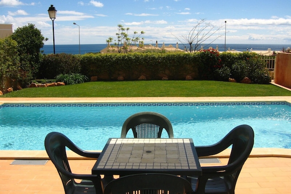 Spacious patio with an amazing sea view, large pool and garden