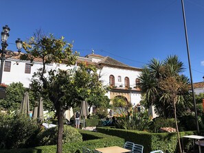 Outdoor dining - BEAUTIFUL PENTHOUSE DIRECT PRIVATE  BEACH 4 BEDS (Marbella)