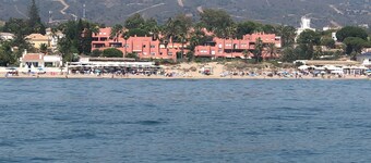 BEAUTIFUL PENTHOUSE DIRECT PRIVATE BEACH 4 BEDS