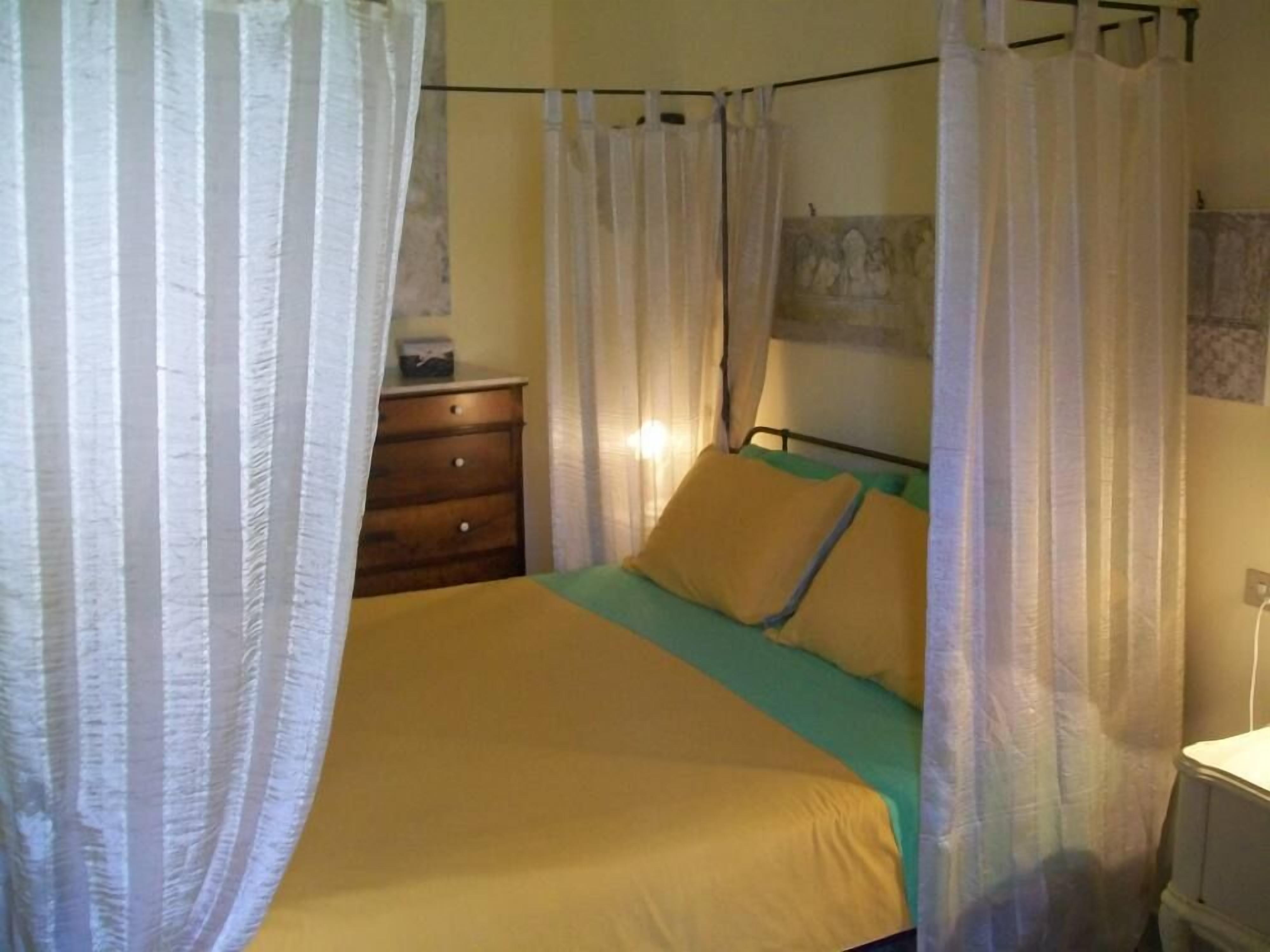 House with garden in the centre of the medieval Spello, cradle of one of the Pinturicchio's  masterpiecesHouse with garden