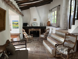 Télévision, cheminée
