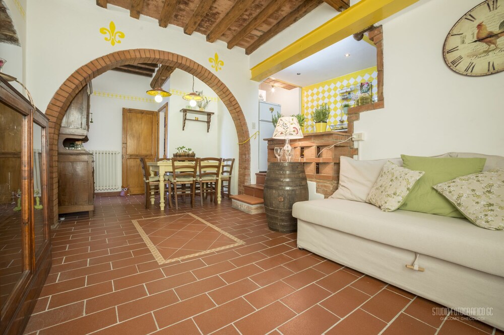 Tognazzi Casa Vacanze - Casa il Giglio - Borgo medievale di Certaldo Alto