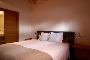 5 Schlafzimmer, Zimmersafe, Bügeleisen/Bügelbrett, kostenloses WLAN