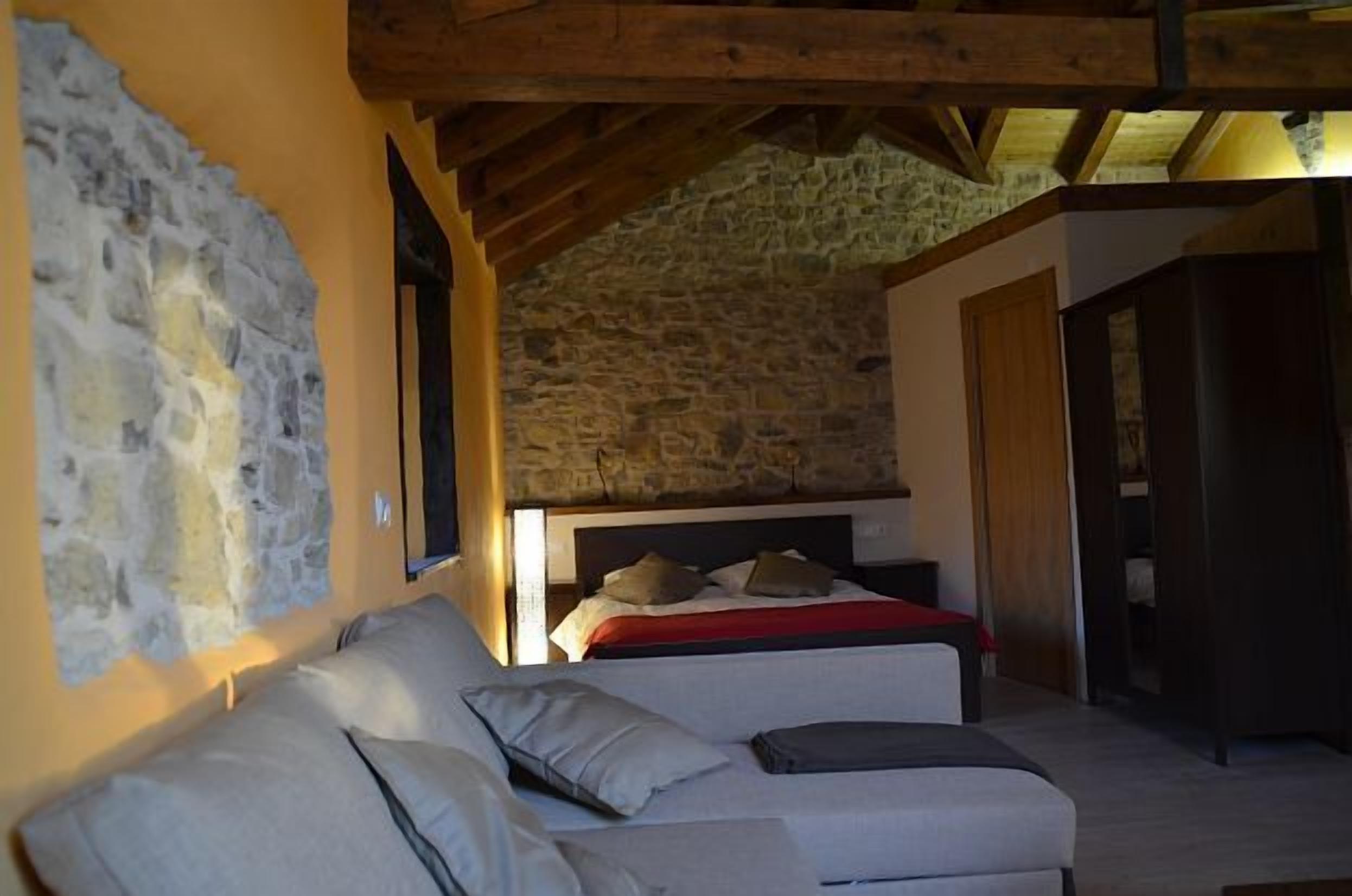Self catering Etxegibel for 14 people