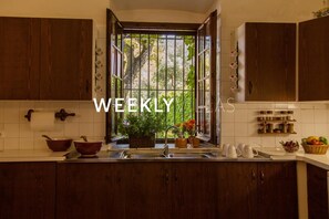 Fridge, microwave, oven, stovetop - Masia Sitges Mas Peirot.  Authentic, Impressive Garden , 2 min. Beach (Cubelles)