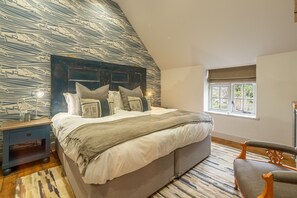 3 bedrooms, iron/ironing board, Internet, bed sheets - No. 33 Cottage 4, Thornham, Norfolk (Hunstanton)