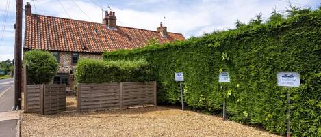 Parking to the front of the cottage