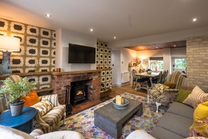 TV, fireplace - No. 33 Cottage 4, Thornham, Norfolk (Hunstanton)