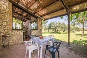 Outdoor dining - Tuscan Villa , Private Pool, Large Private park, A/C rooms, Electric Car Charger (Colle di Val d'Elsa (SI), Italy)