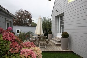 Outdoor dining - Luxury house in MORGAT with garden, close to the beach (Crozon)