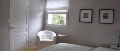 3 bedrooms, iron/ironing board, WiFi