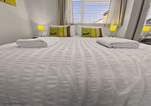 2 chambres, fer et planche à repasser, lit parapluie, Wi-Fi gratuit