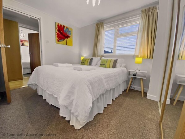 2 Schlafzimmer, Bügeleisen/Bügelbrett, Reisekinderbett, kostenloses WLAN