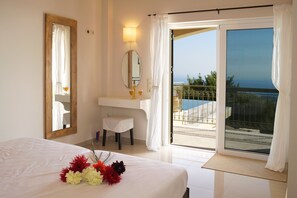 3 bedrooms, in-room safe, iron/ironing board, travel crib