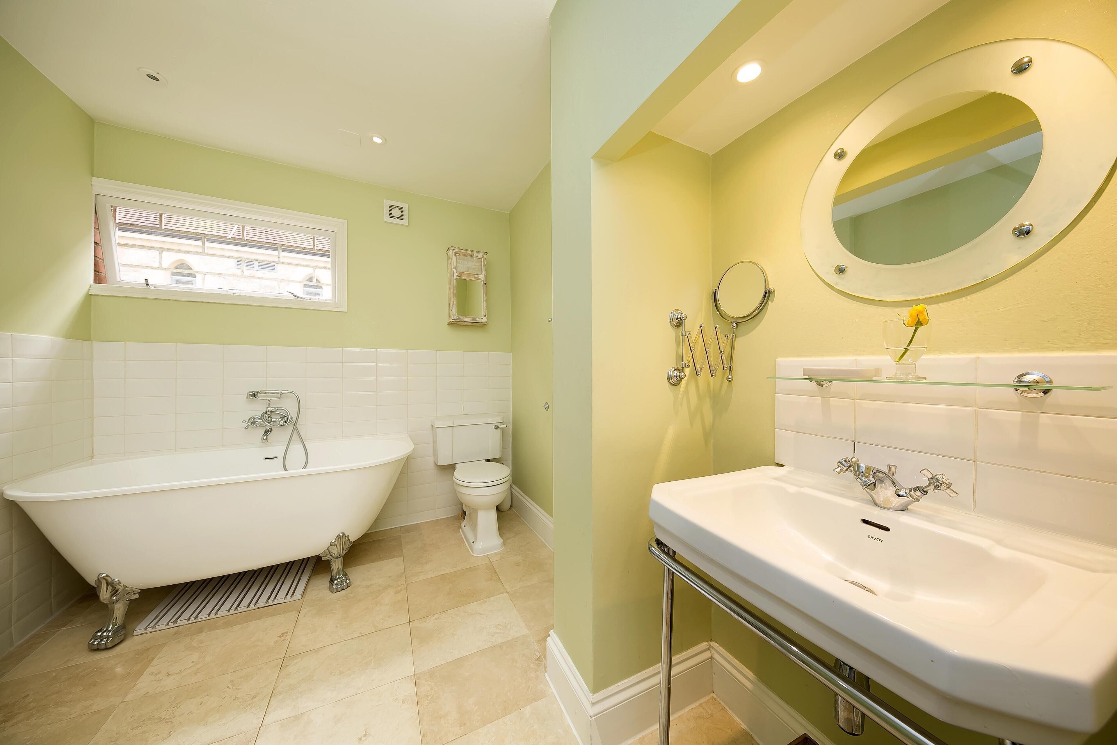 Luxury Richmond 3 dbl bed with Garden and Parking (children and pet friendly!)