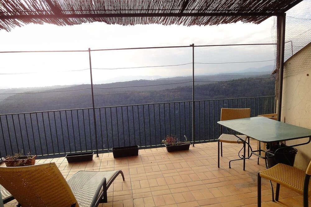 Apartment with terrace and panoramic view 180 ° Siagne valley near Grasse