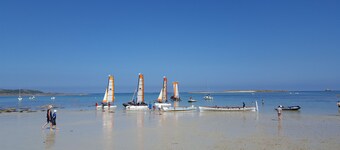 LITT FISKERMANS HUS FĂR HAVET