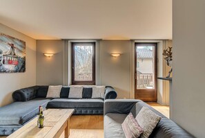 Télévision, cheminée