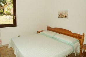 2 bedrooms, iron/ironing board, travel cot, bed sheets
