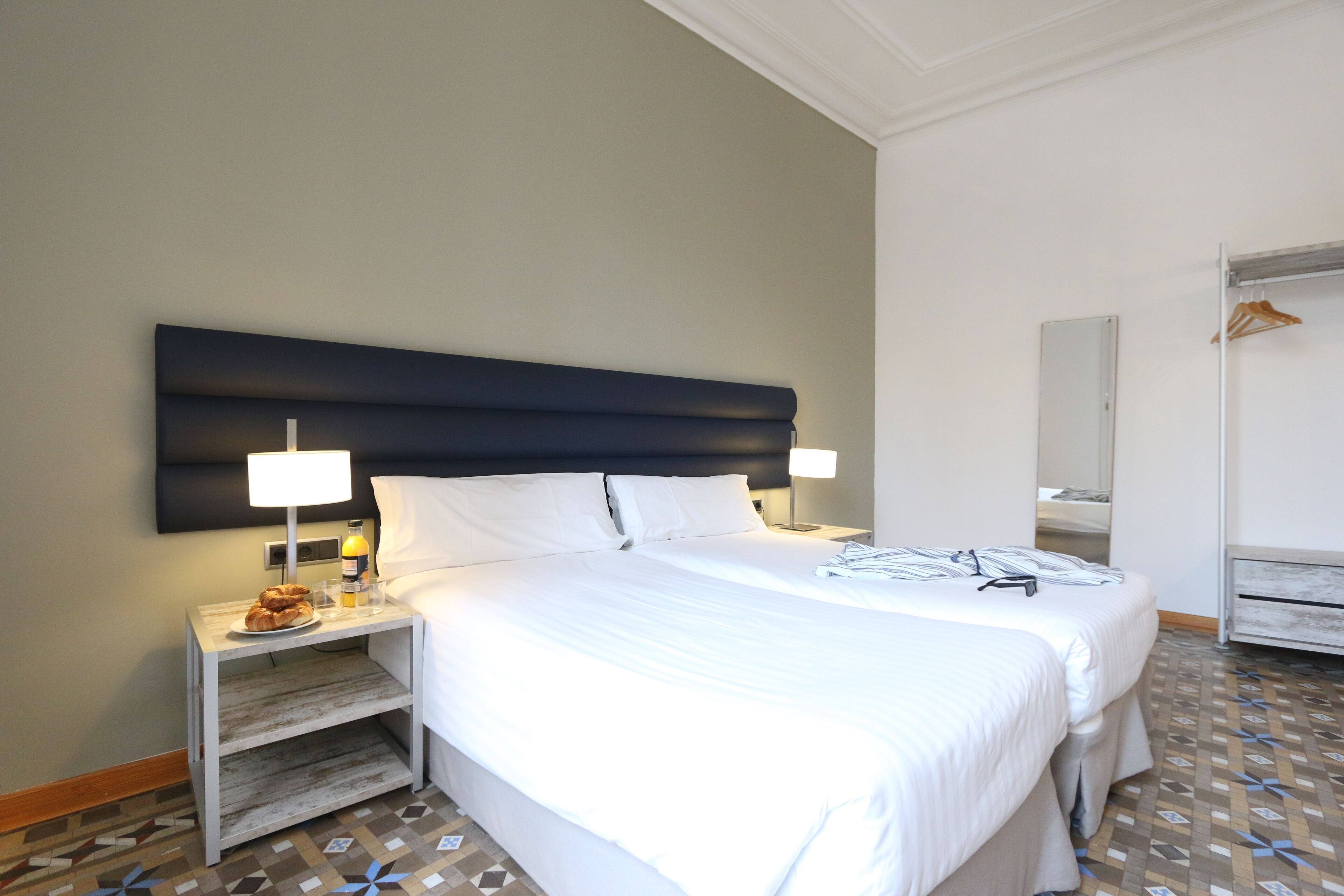 3 apartments with 3bdrs+2bths each one!