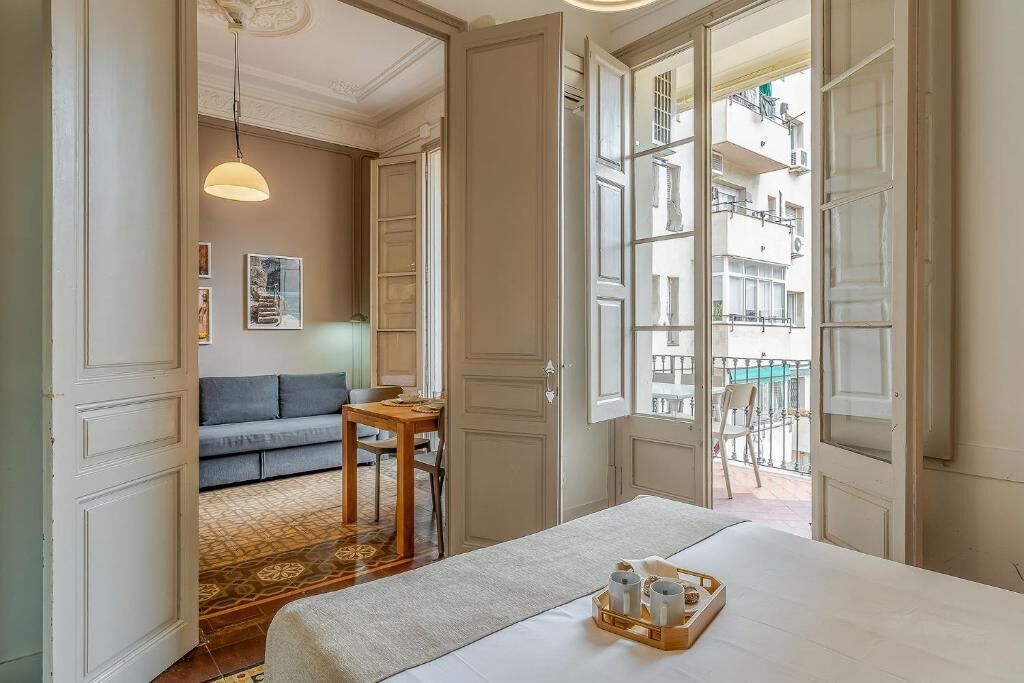 6 多间卧室、客房内保险箱、办公桌、熨斗/熨衣板