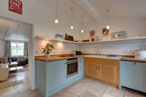 Fridge, microwave, oven, dishwasher - Jasmine Cottage (4), South Creake, Norfolk (South Creake)