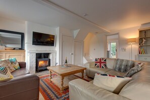 TV, fireplace - Jasmine Cottage (4), South Creake, Norfolk (South Creake)