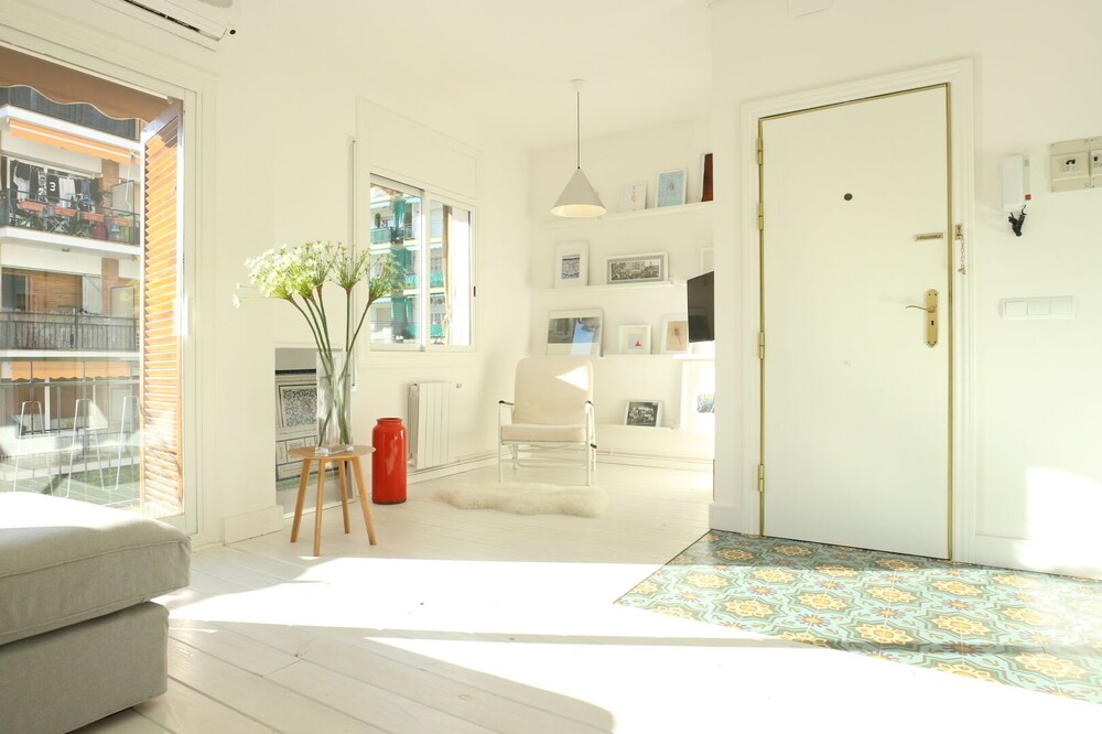 Bright Apartment, with A/C, Central Location in Sitges