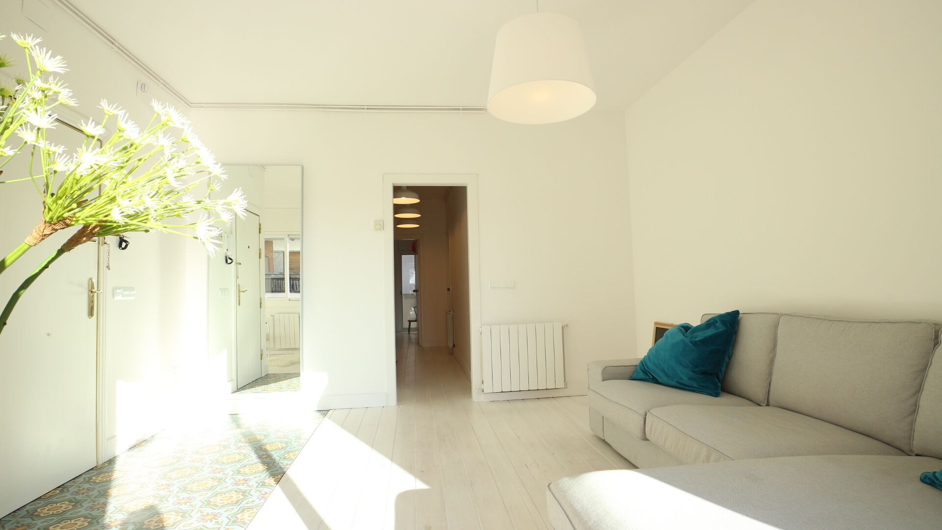 Bright Apartment, with A/C, Central Location in Sitges