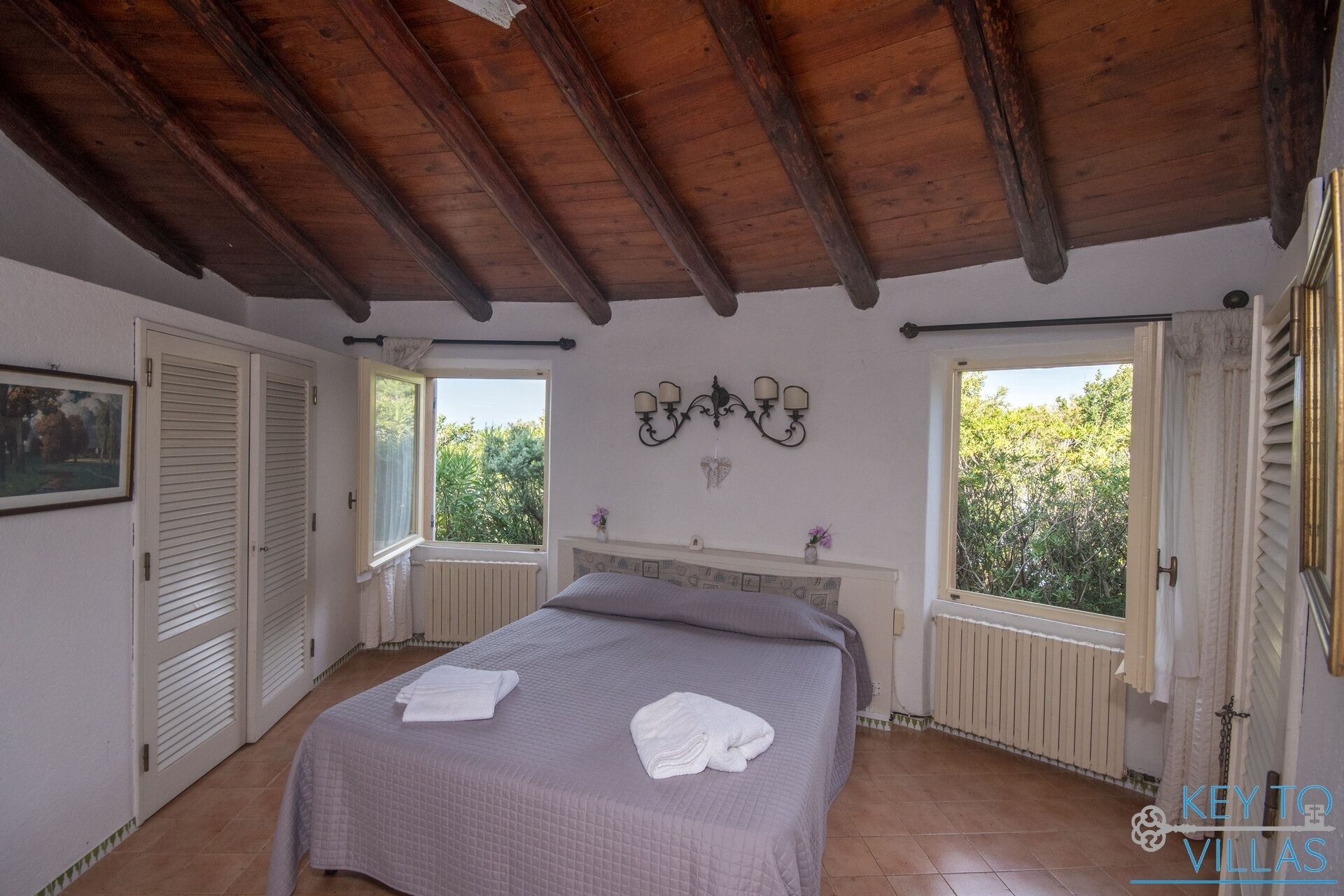 Villa indipendente con 4 letti, piscina privata, vista sul mare e area barbecue