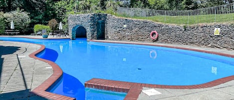 Indoor pool, outdoor pool