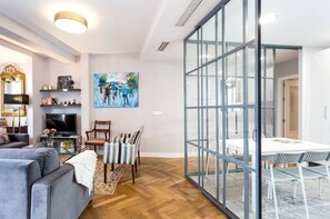 Smart TV, books - Seville center, large penthouse with terrace and 3 double bedrooms (Sevilla)