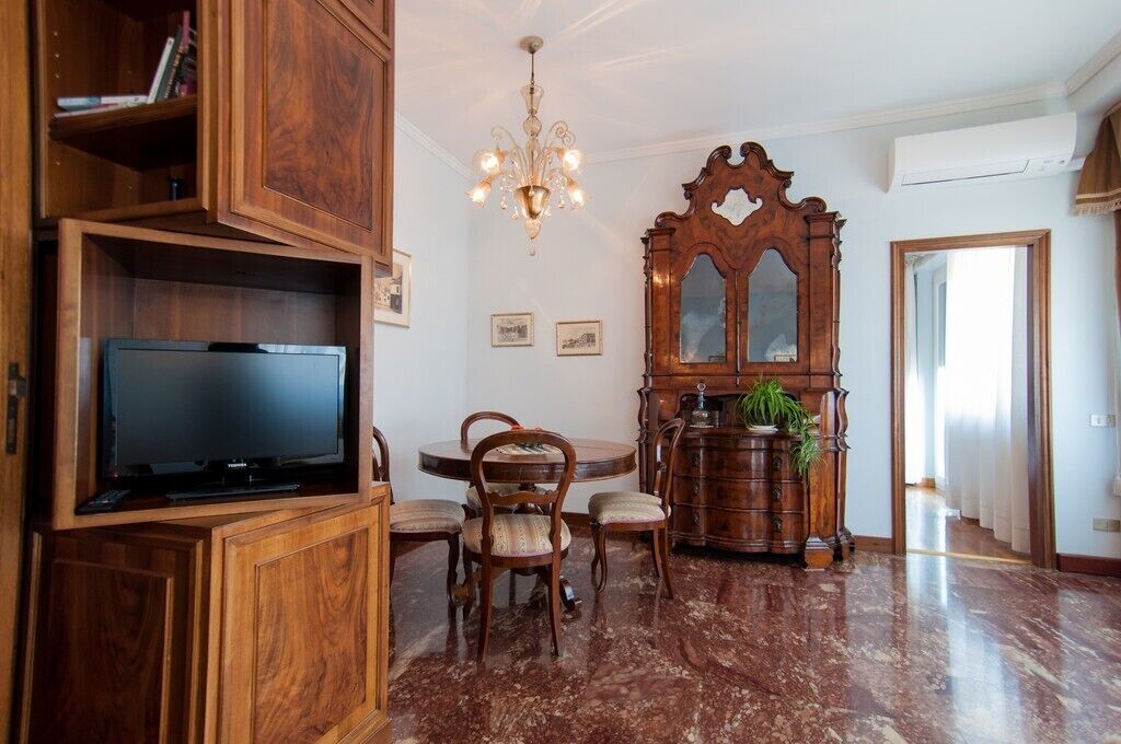 Elegant apartment canal view